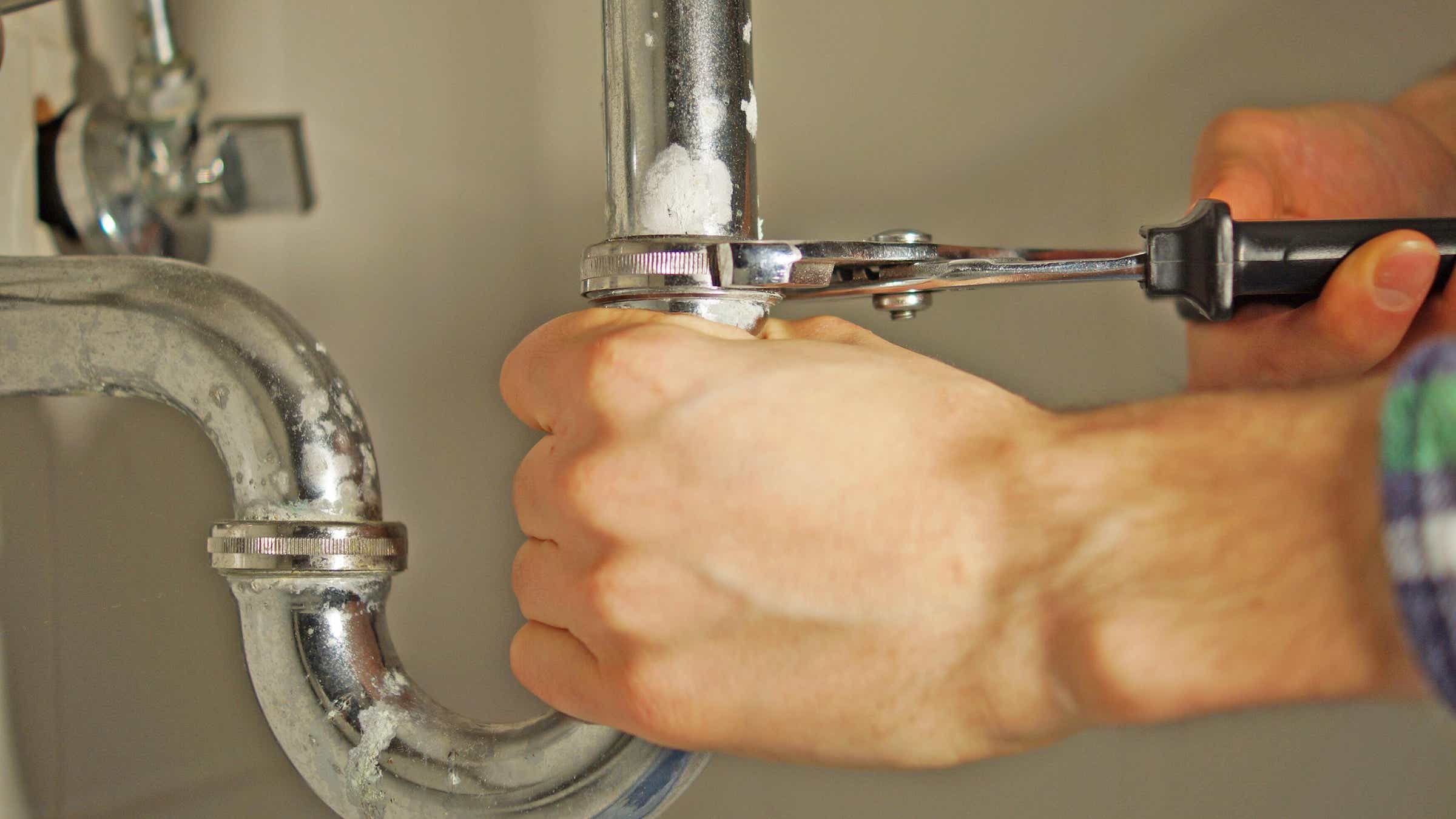 Why Small Plumbing Repairs May Require a Professional Plumber Service